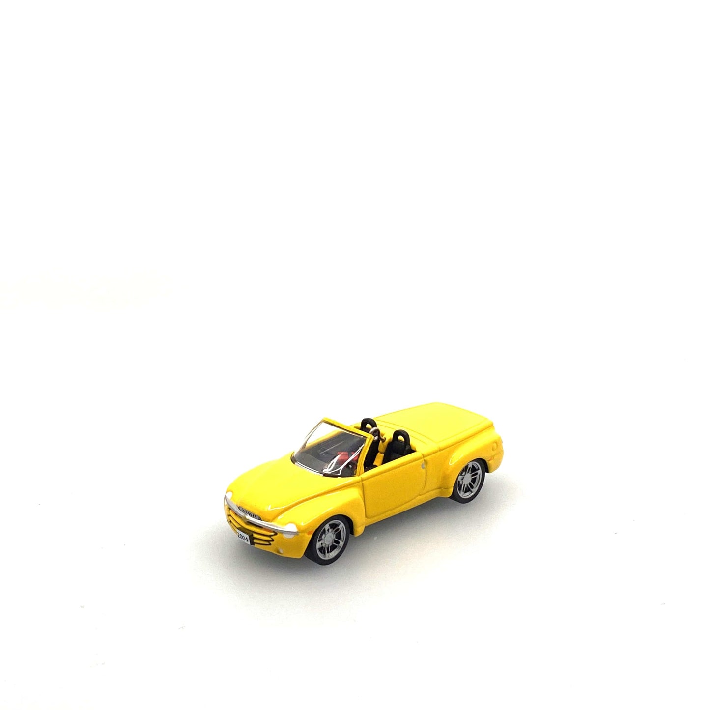 Hallmark Keepsake Christmas Tree Ornament 2004 Chevrolet SSR all-American Truck