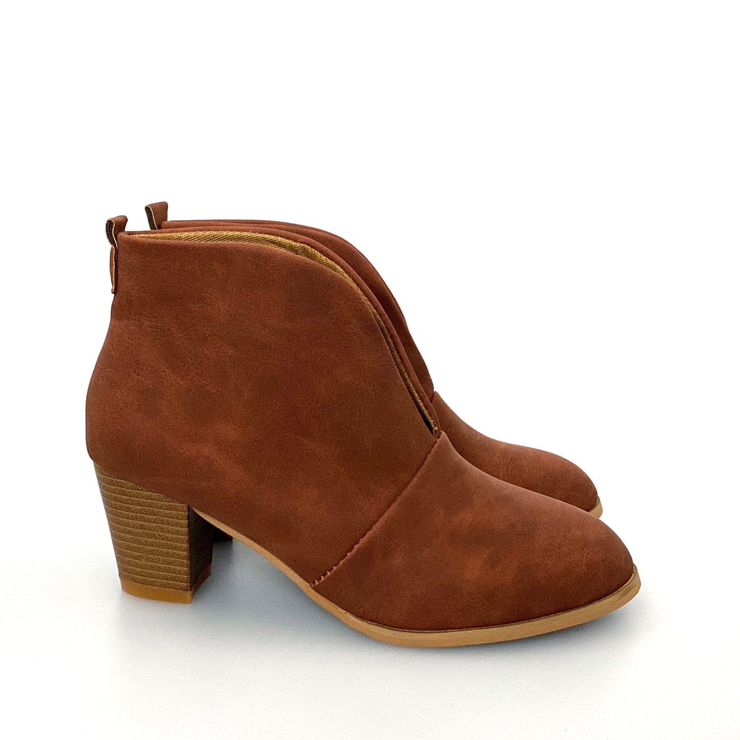 Womens Pull On Size 8.5 Orange Brown Ankle Boot Bootie V-Cut Vamp