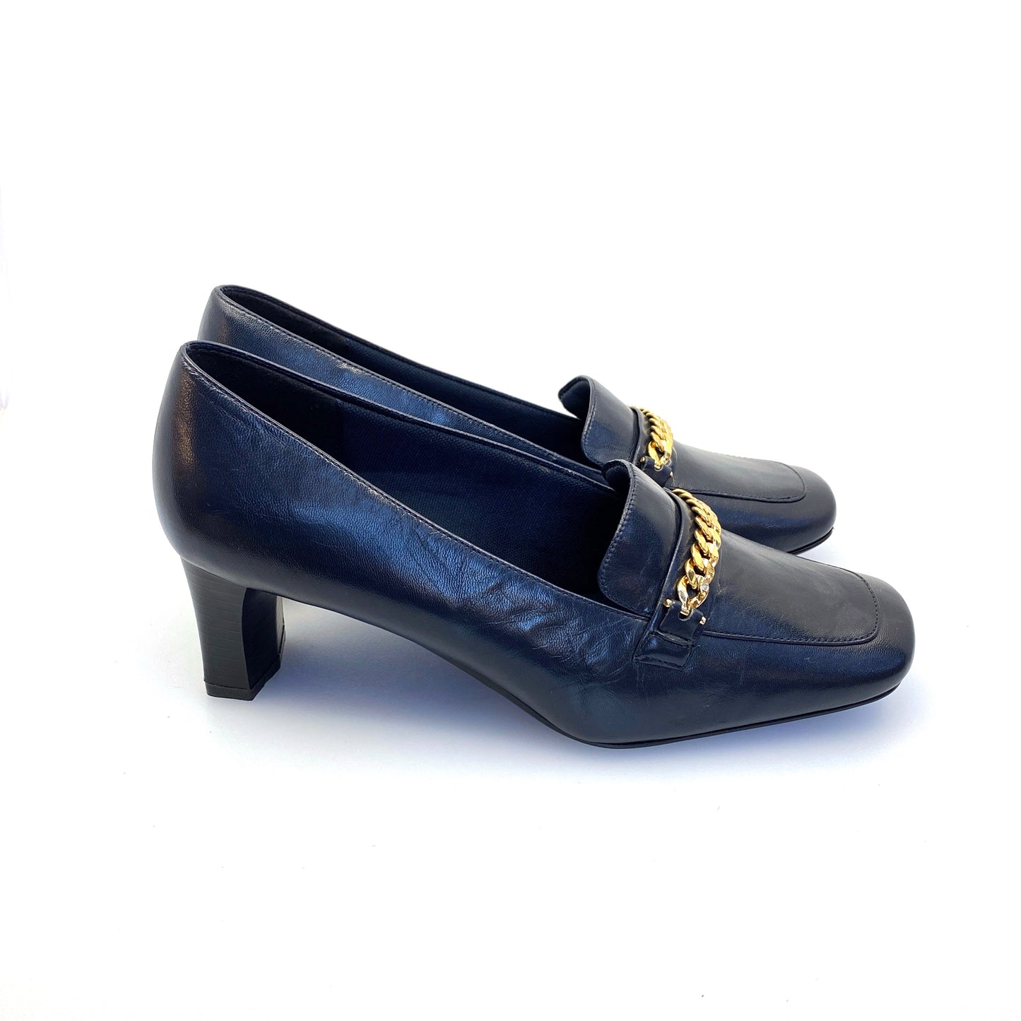 Stylish VILLAGER Liz Claiborne Womens Size 6W Blue Leather Heels Pumps Shoes