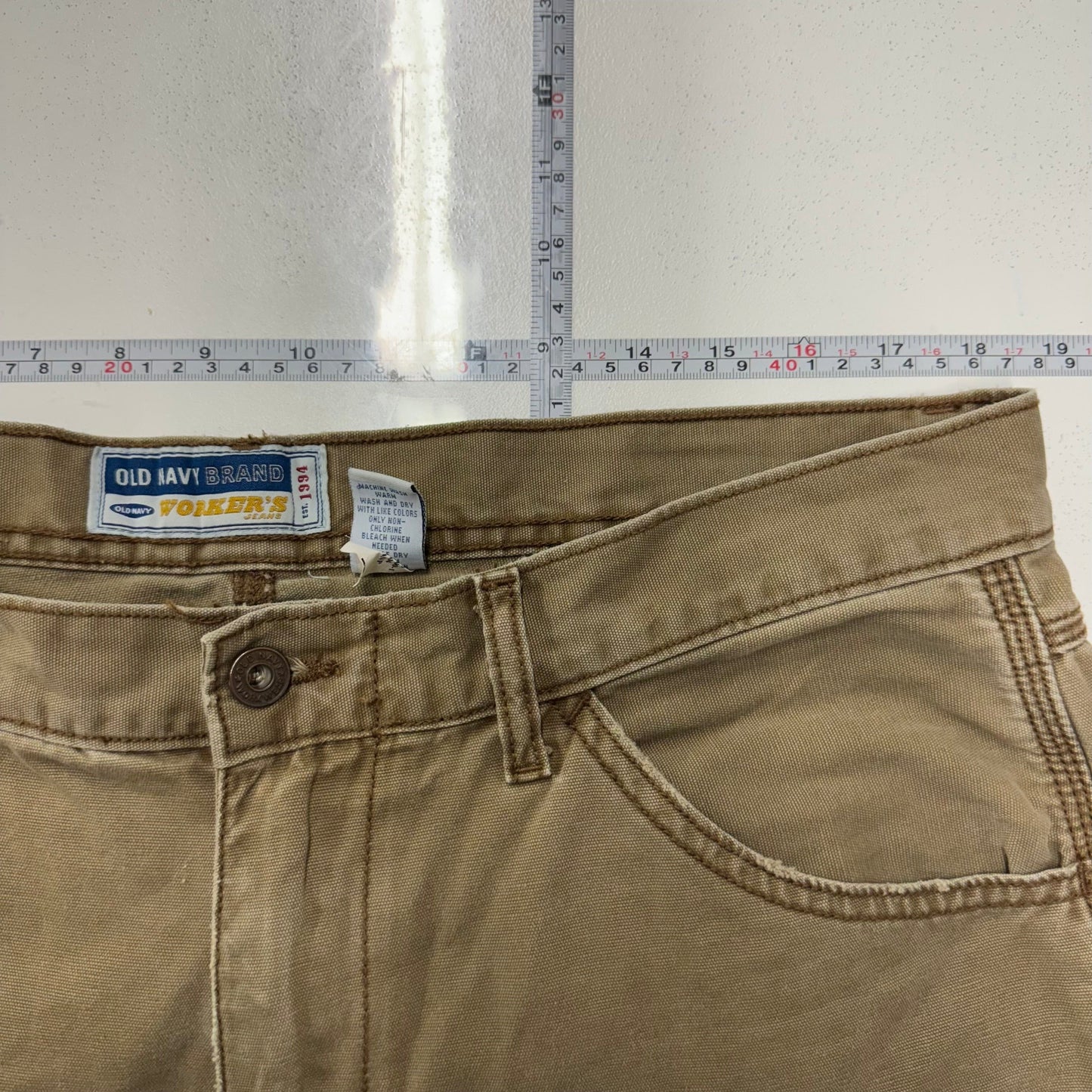 Old Navy Mens Workers Pocket Jeans - Durable Cotton for Everyday Use - Perfect for Men - Available in Beige, Size 38/34