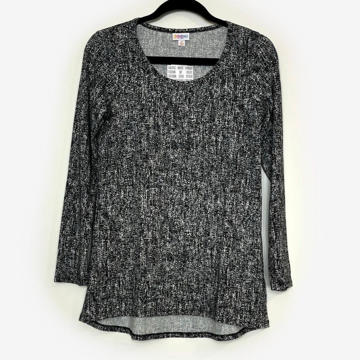 LuLaRoe Vault | Lynnae L/s Top |  Size: XS (2-4) | Black/White | Static | NWT