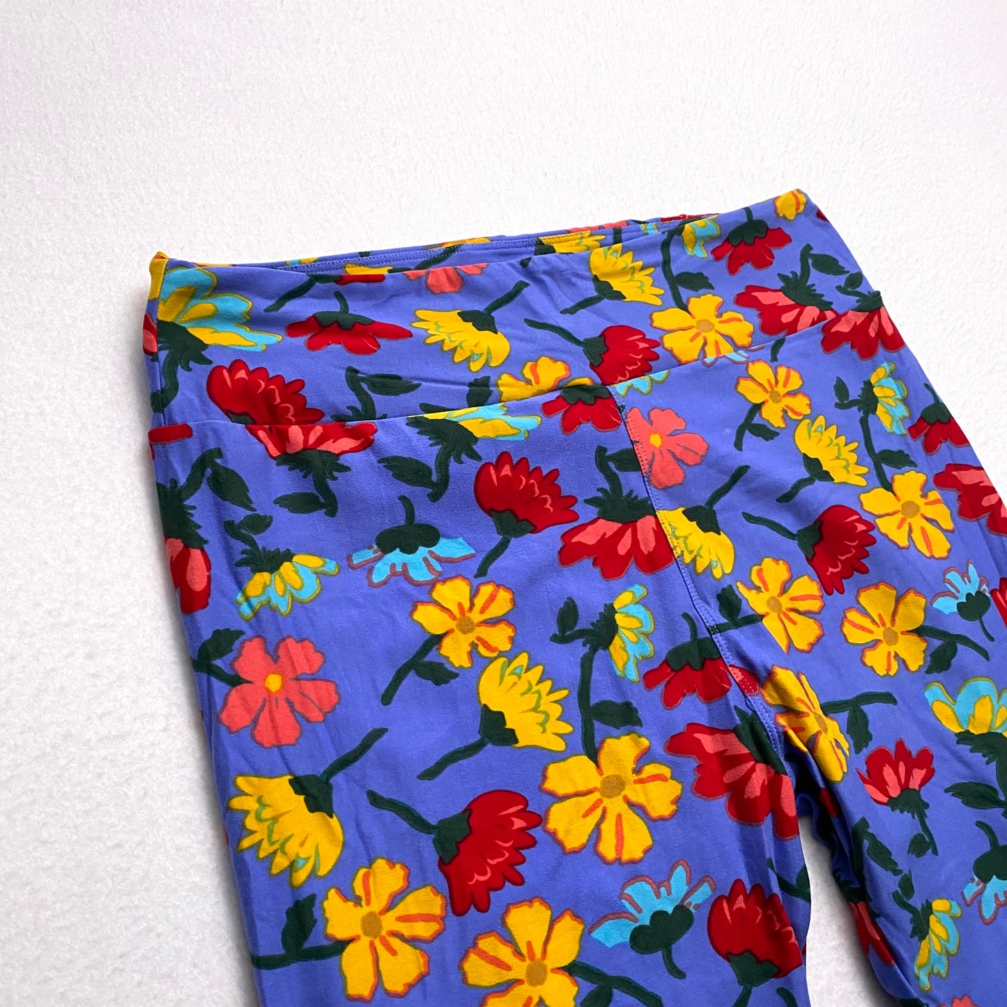 LuLaRoe Women’s Tall & Curvy Leggings | TC (12-22) | Blue with Red and Yellow Floral Print | Soft Stretchy Fabric | NWT