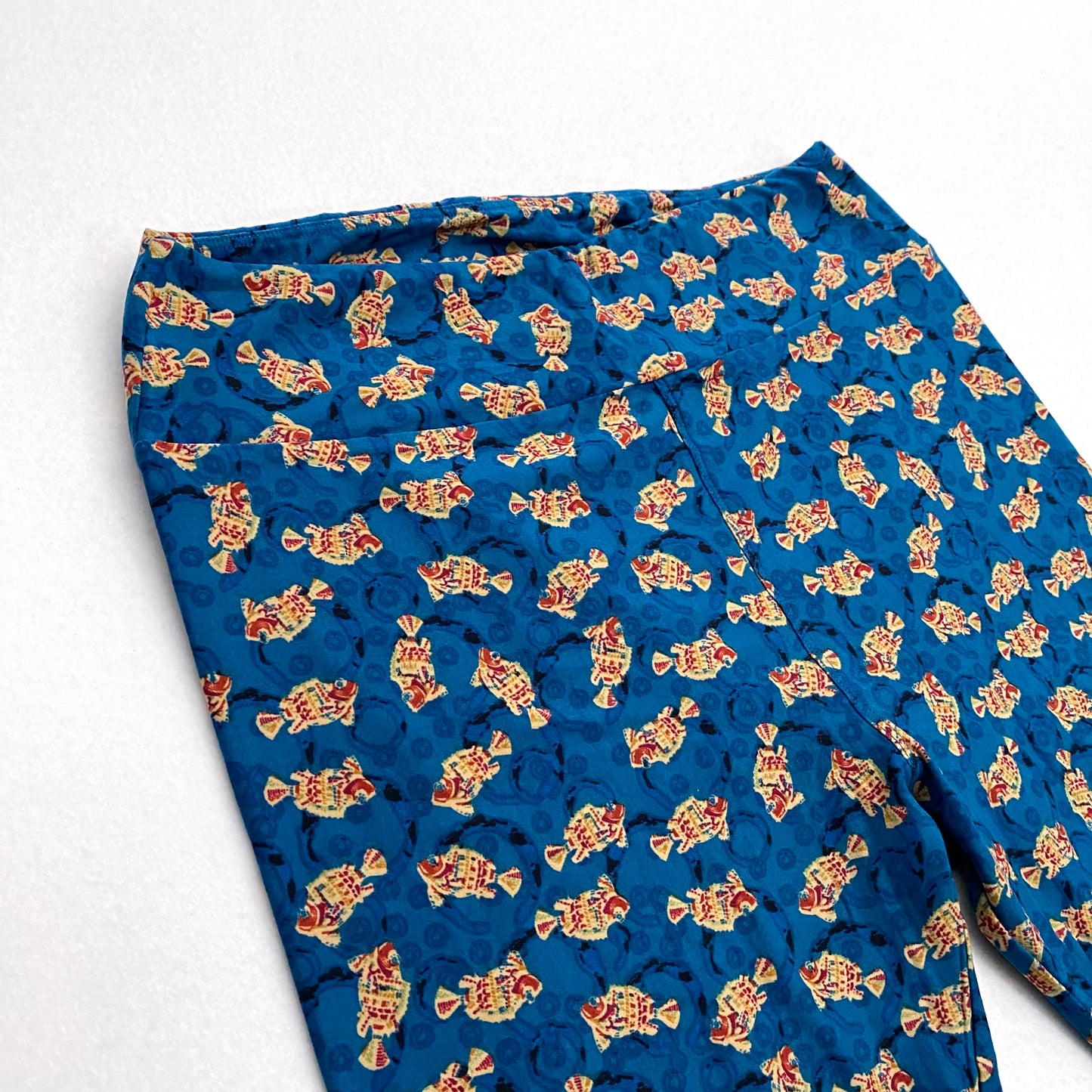 LuLaRoe Print Leggings | TC (12-18) | Blue Tribal Fish Pattern | Buttery Soft | New