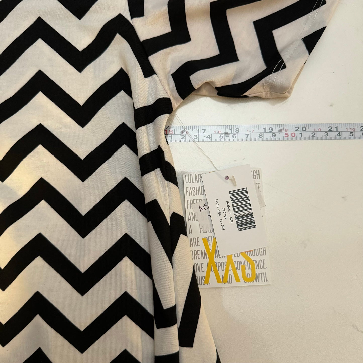 LuLaRoe Vault | Perfect T Swing Top | Size: XXS (0-6) | Color: White/Black | Zig-Zag | NWT