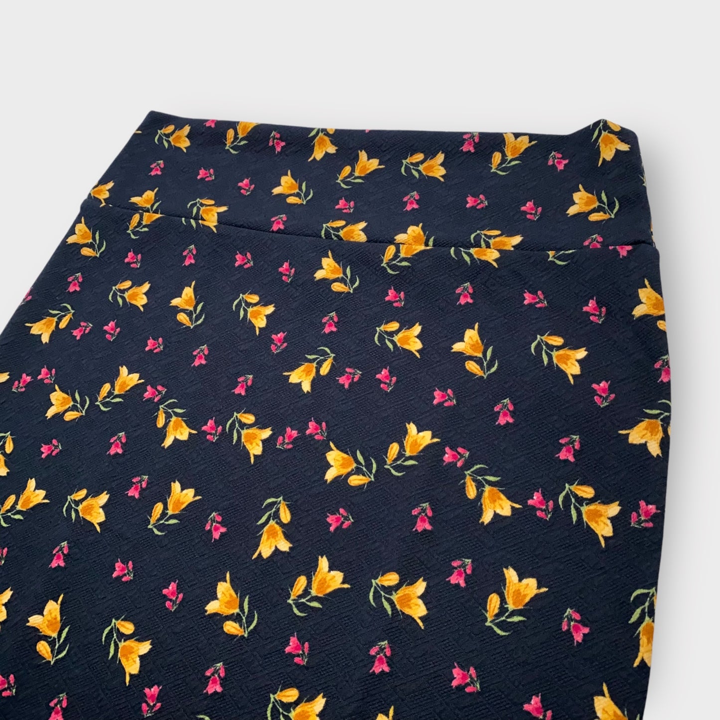 LuLaRoe Cassie Pencil Skirt - Black Ditsy Floral - Women's L (12-14) - Knee-Length - NWT