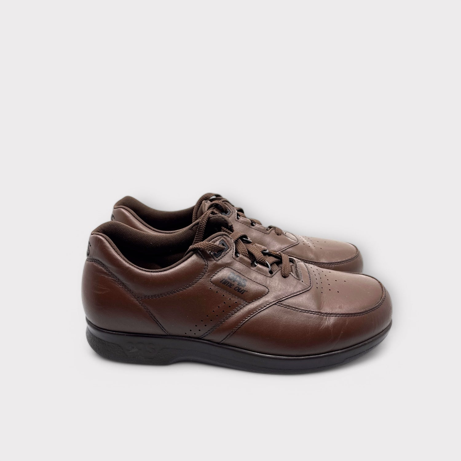 Men’s Sneakers – New & Thrifted Styles | Quality & Free Shipping
