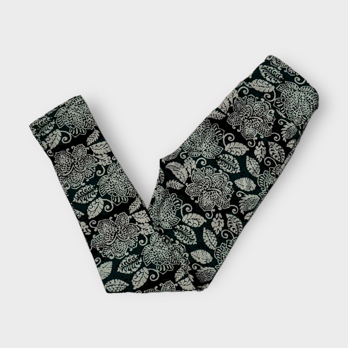 LuLaRoe Leggings | OS (2-10) | Black/white/green Botanical | Buttery Soft | New