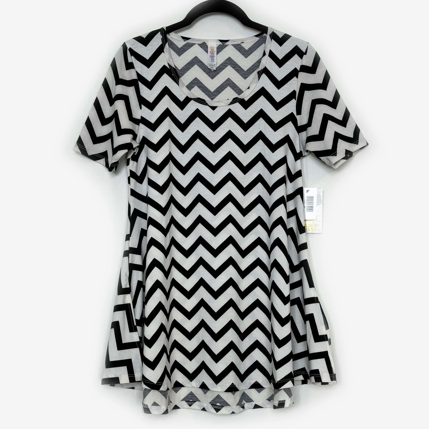 LuLaRoe Vault | Perfect T Swing Top | Size: XXS (0-6) | Color: White/Black | Zig-Zag | NWT