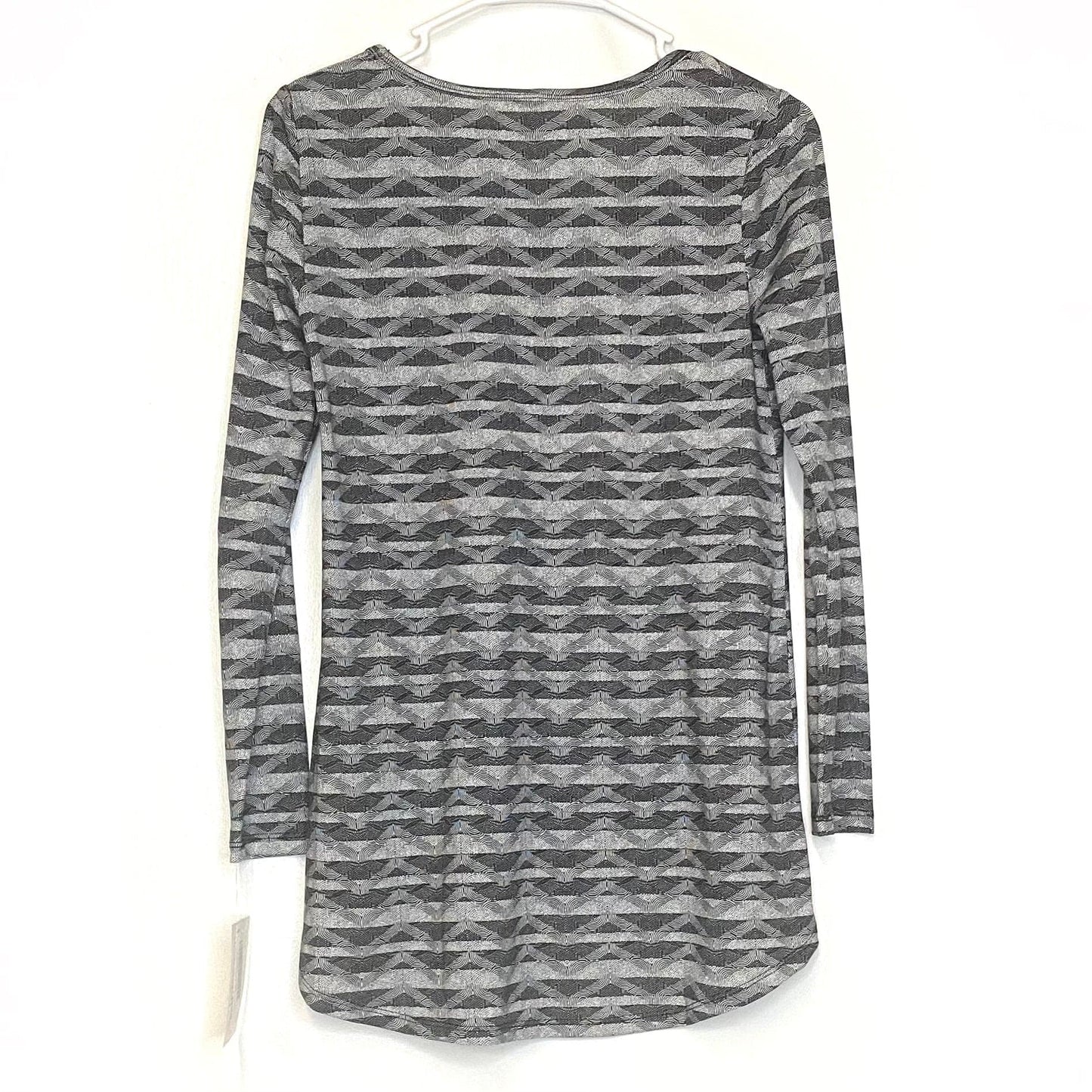 LuLaRoe Womens XXS Gray/Gray Zig Zag/Striped Lynnae L/s Activewear Top NWT