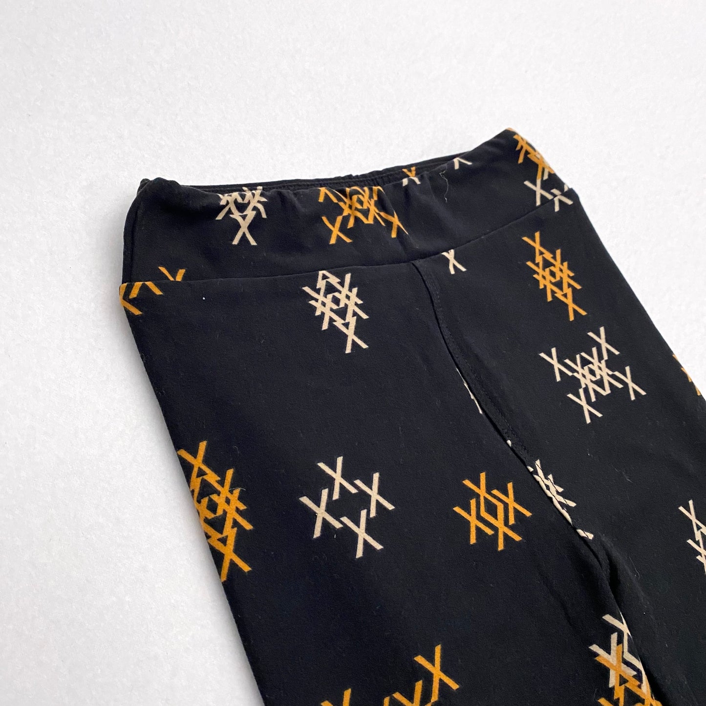 LuLaRoe Kids Leggings | L/XL (8-14) | Black Neutral X Marks | Buttery Soft | New