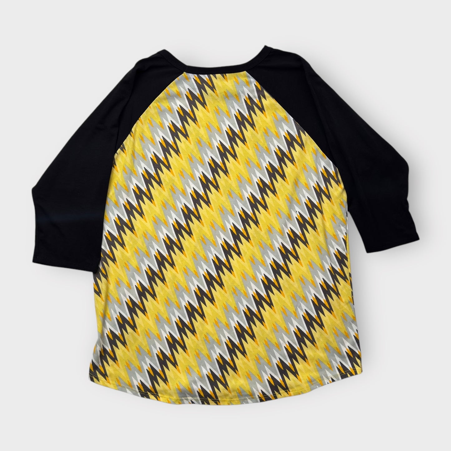 LuLaRoe Randy Baseball Tee 3XL (24-26) - Yellow/Gray/Black Zigzag Print with Black Sleeves - Soft Stretch Fabric