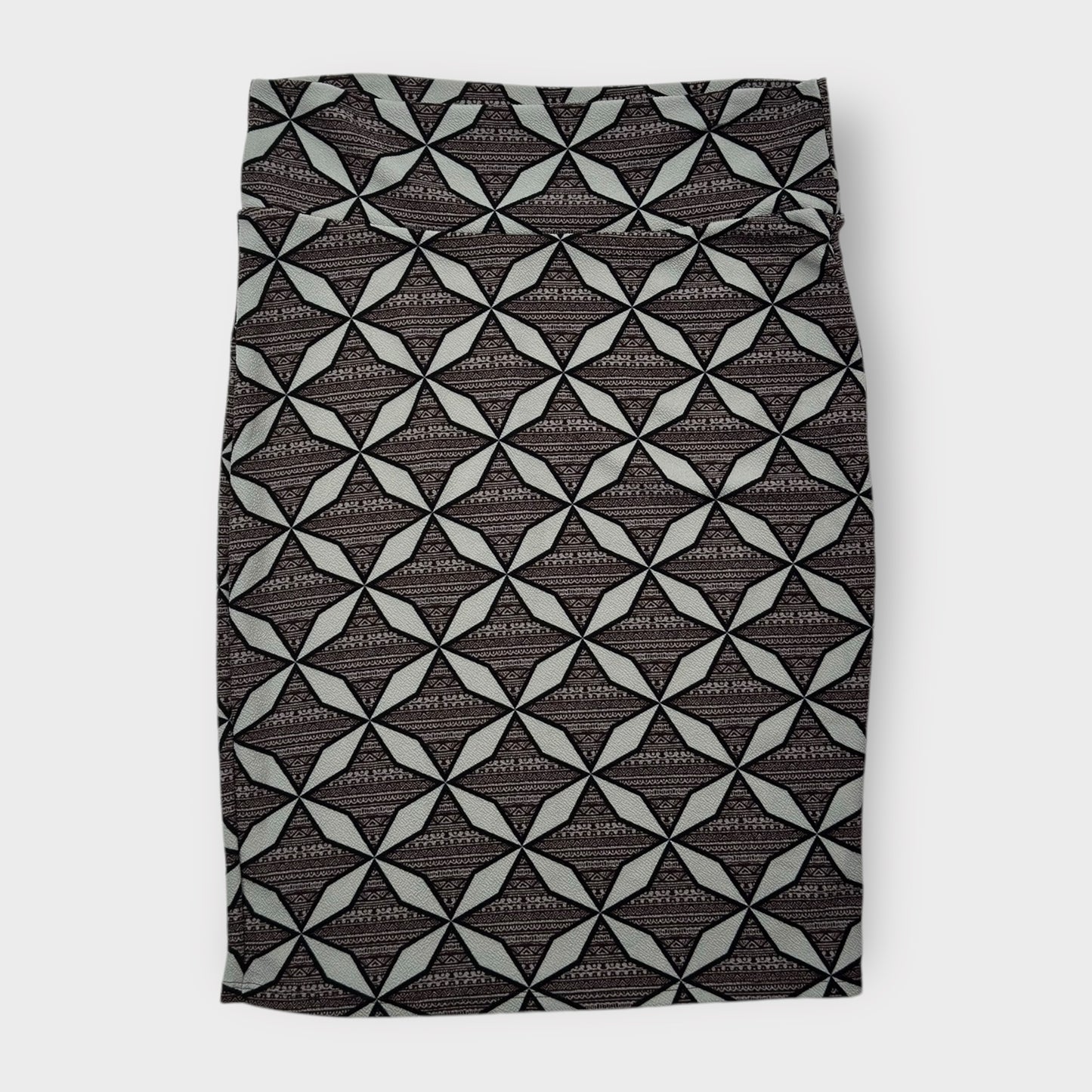 LuLaRoe Cassie Pencil Skirt - Gray Geometric Diamond Pattern - Size XL (18-20) - NWT