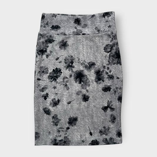 LuLaRoe Cassie Pencil Skirt - Gray Floral Pattern - Size M (8-10) - NWT