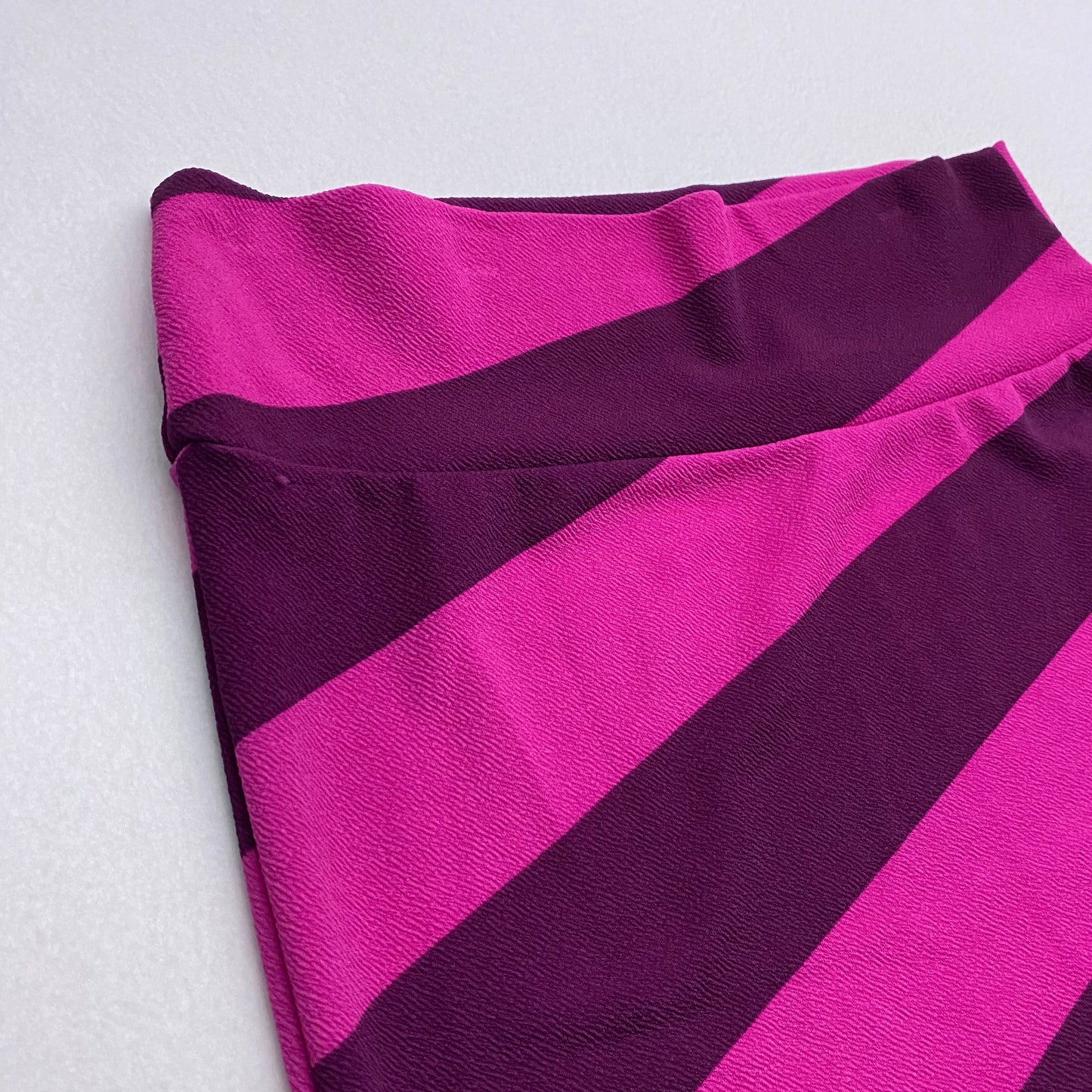 LuLaRoe Cassie Pencil Skirt | L (14-16) | Purple/Purple Diagonal Striped | NWT