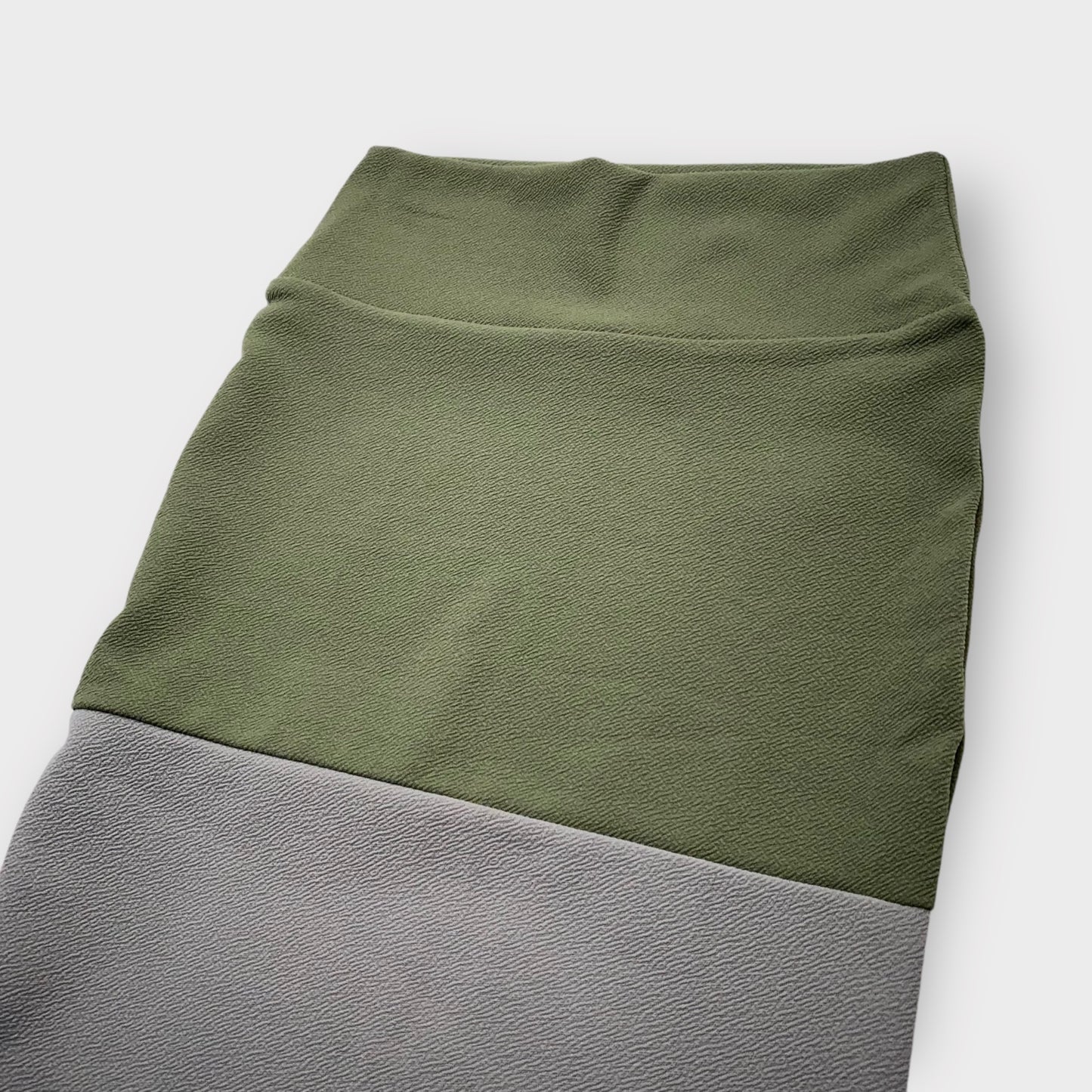 LuLaRoe Cassie Pencil Skirt - Gray/Green Colorblock - Women's XS (0-2) - NWT