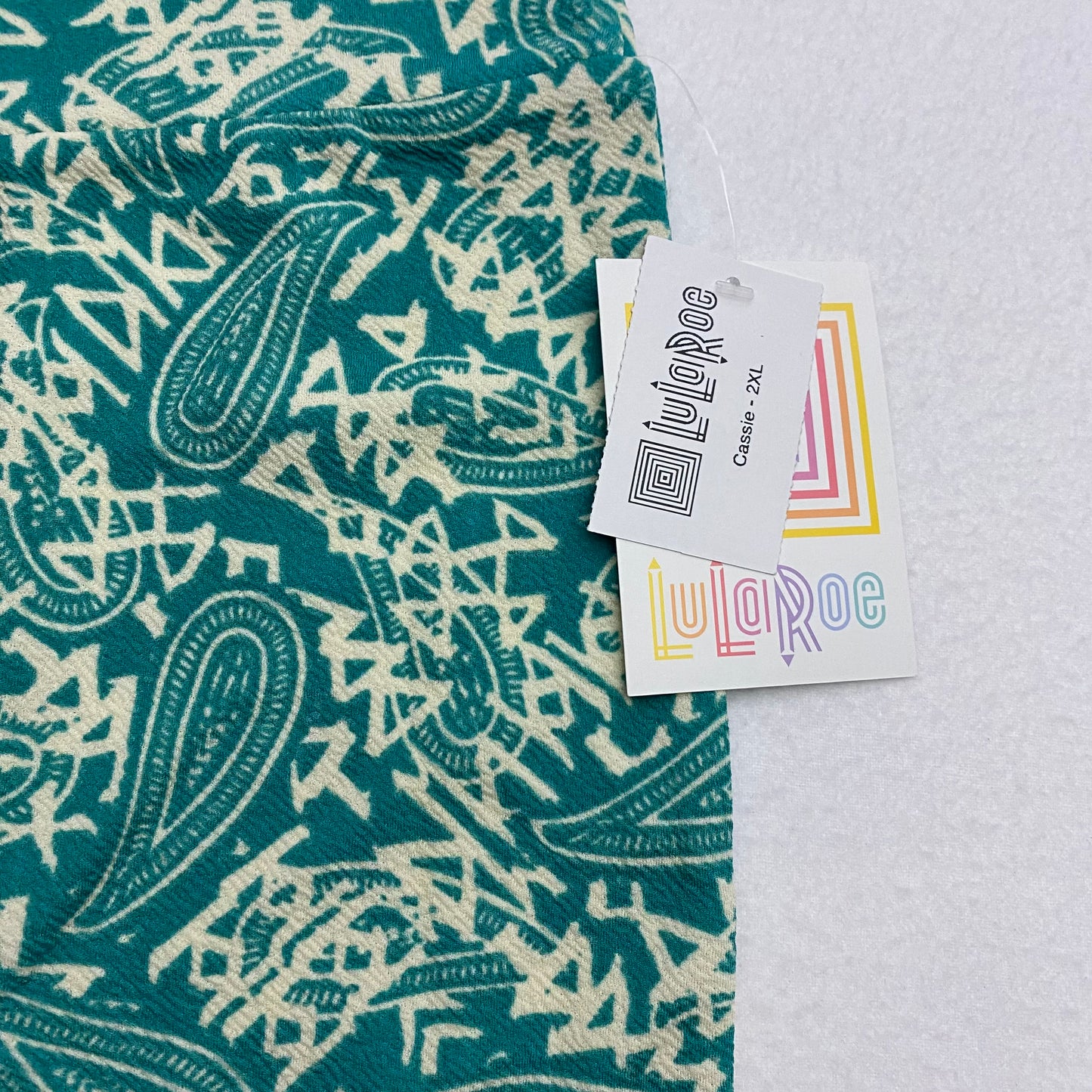 LuLaRoe Cassie Pencil Skirt | 2XL (20-22) | Green/White Paisley Abstract | NWT