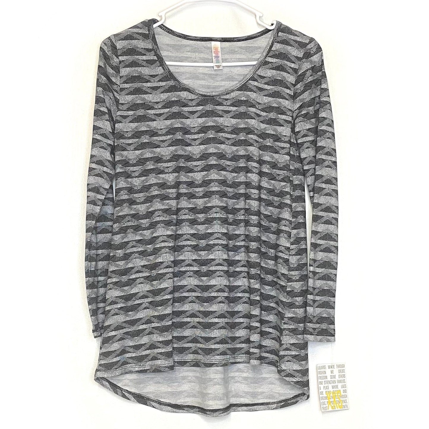 LuLaRoe Womens XXS Gray/Gray Zig Zag/Striped Lynnae L/s Activewear Top NWT