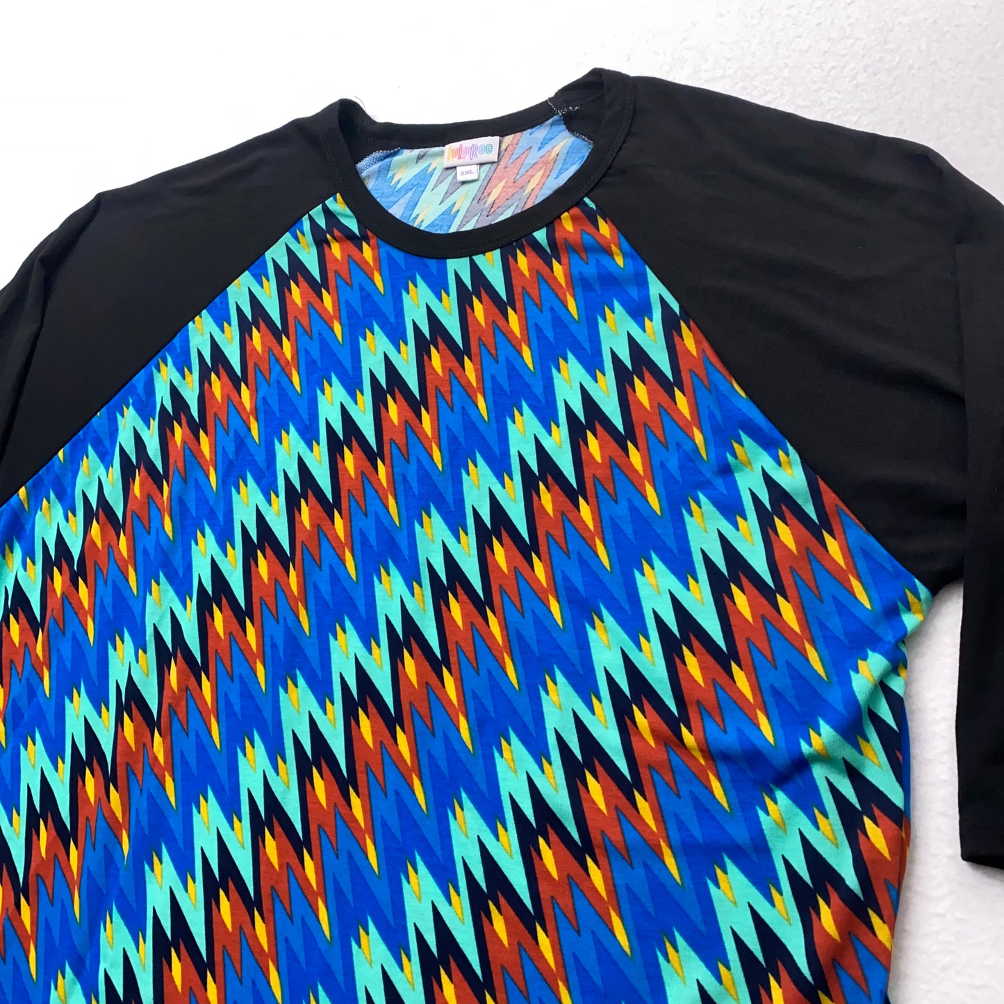 LuLaRoe Randy Baseball Tee 3XL - Blue/Red/Aqua Zigzag Print with Black Sleeves - Soft Stretch Fabric