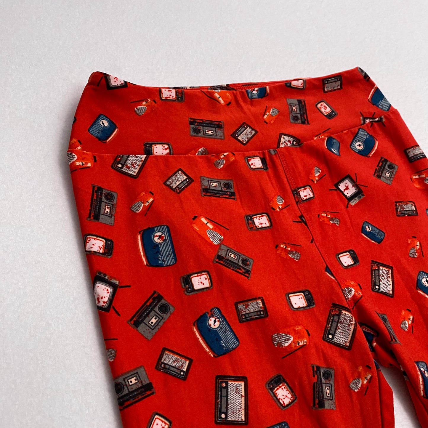 LuLaRoe Leggings | OS (2-10) | Red Vintage Radios | Buttery Soft | New