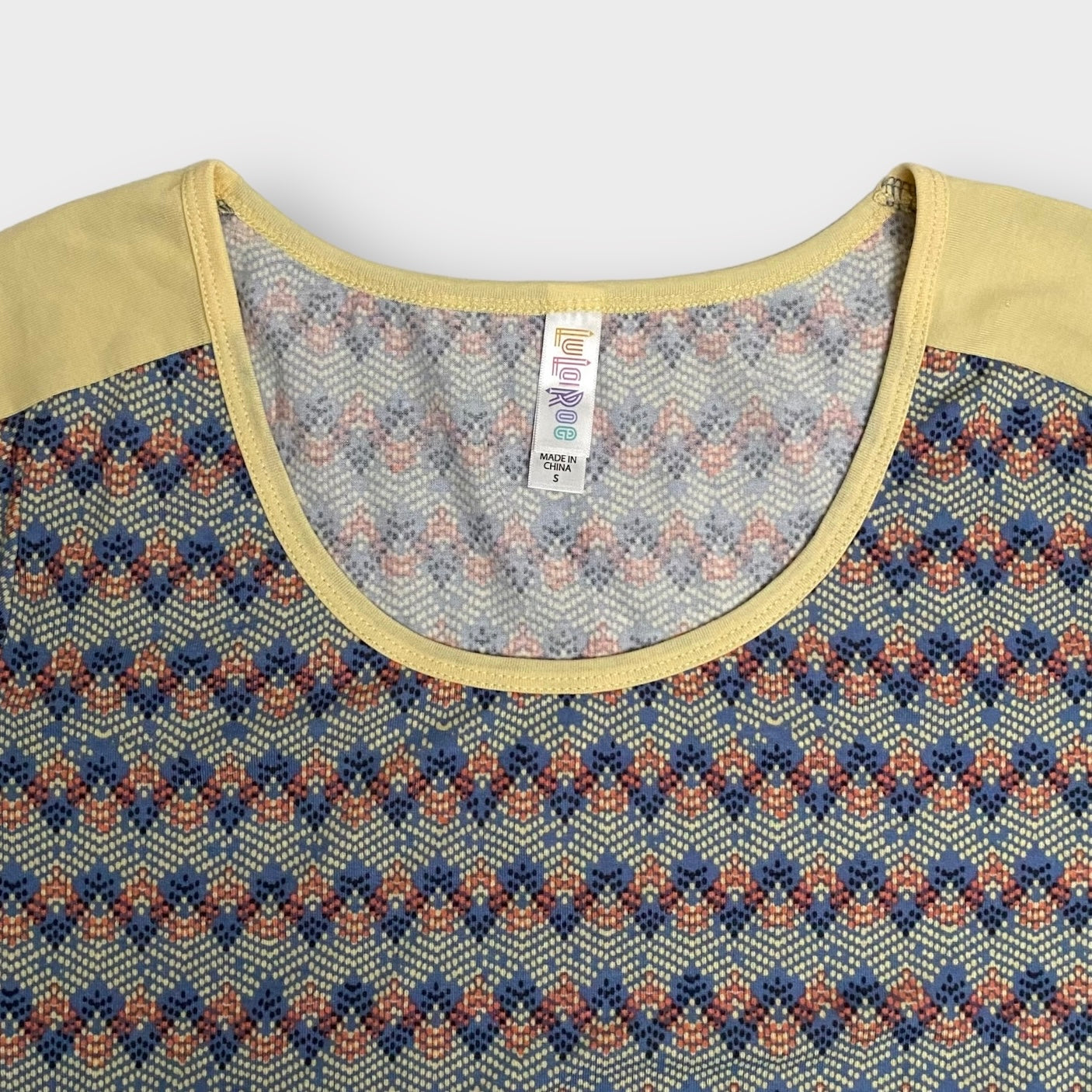 LuLaRoe Classic T | S (6-8) | Blue/Yellow Ringer Geometric/Chevron | NWT