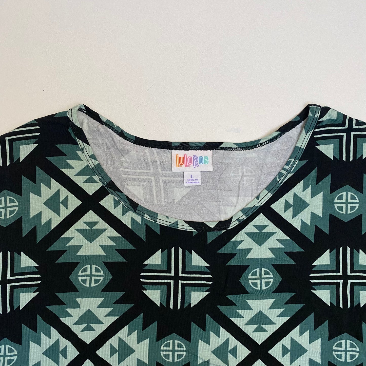 LuLaRoe Irma High-Low S/s Tunic | L (14-16) | Green/Black Aztec | NWT