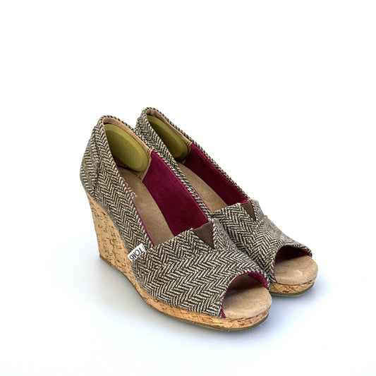 Toms | Womens Herringbone Wedge Cork Heel Shoes | Color: Brown/White | Size: 5 | Pre-Owned