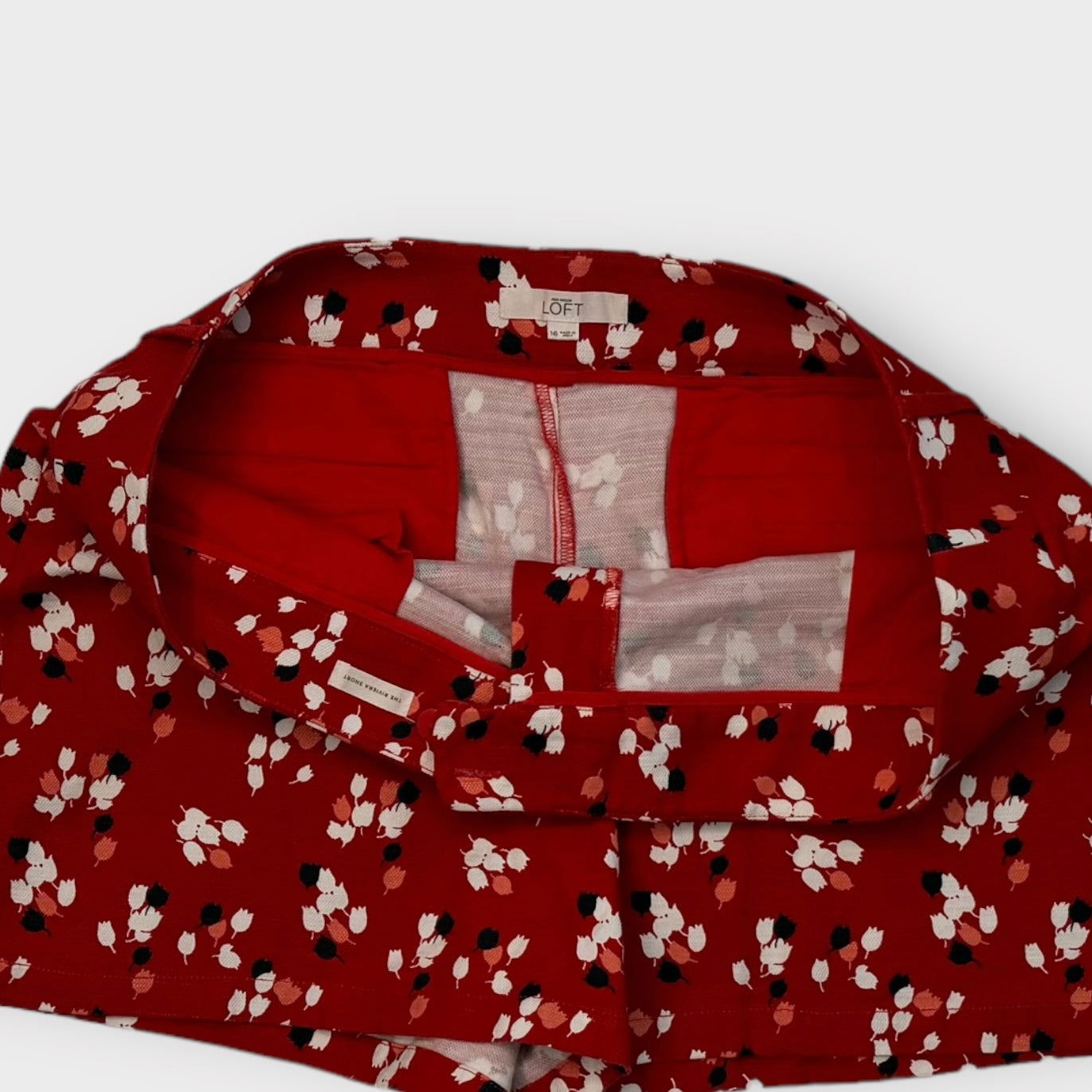 Ann Taylor Loft Riviera Shorts | 16 | Red Floral | Pre-Owned | EUC -  | Buy at Parsimony Shoppes