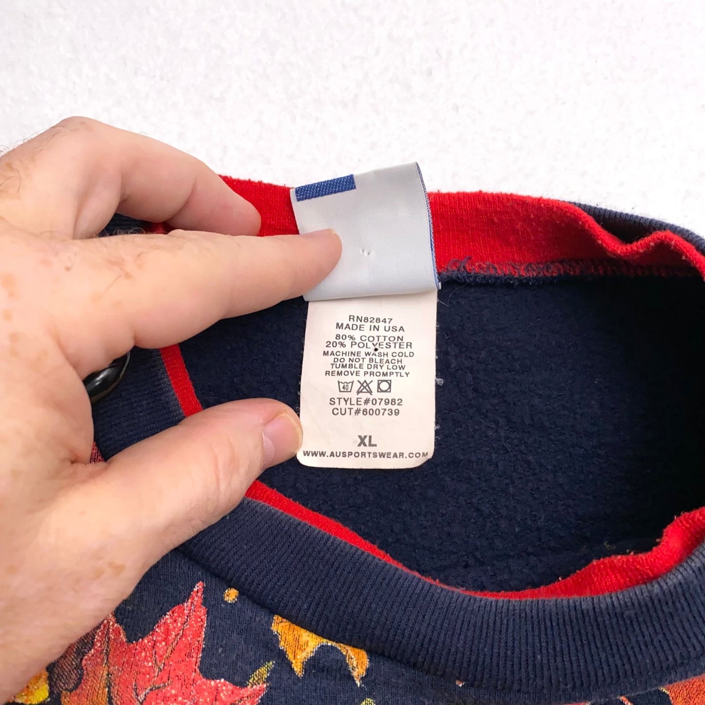 Art Unlimited Womens Crewneck Sweatshirt | XL | Navy Blue with Autumn Leaves | Pockets | Made in USA | Vintage -  | Buy at Parsimony Shoppes