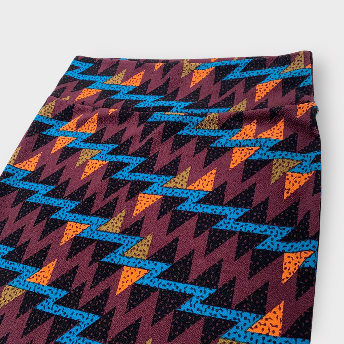 LuLaRoe Cassie Pencil Skirt - Multicolor Geometric Triangle Pattern - Size XL (18-20) - NWT