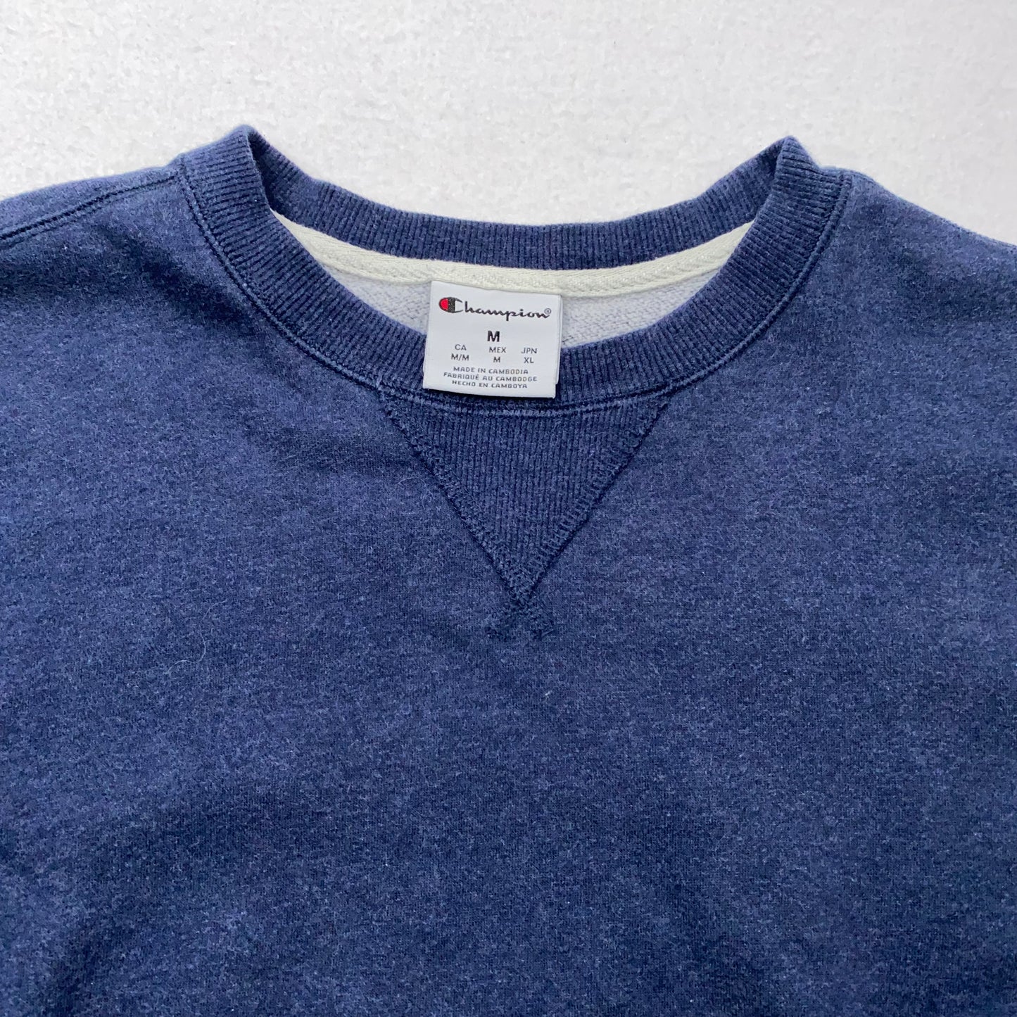 Champion Men's Blue Fleece Crew Neck Sweatshirt - Long Sleeve - Size M - Excellent Used Condition