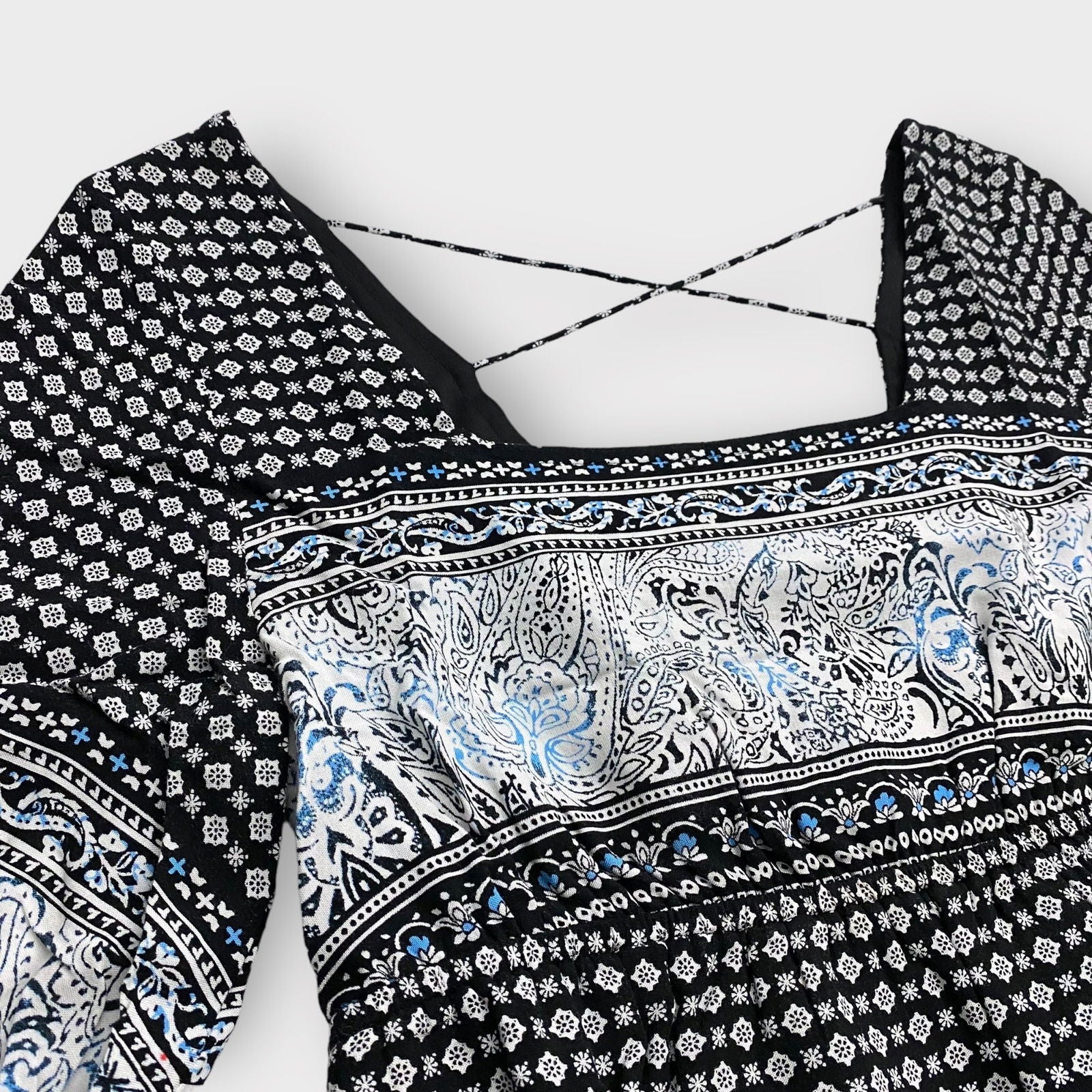 Blu Pepper Juniors Boho Paisley Dress - Small - Black/White/Blue - Excellent Used Condition Blu Pepper Juniors Boho Paisley Dress - Small - Black/White/Blue - Excellent Used Condition