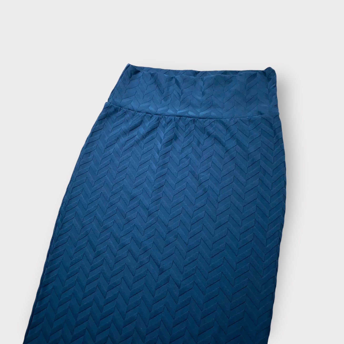 LuLaRoe Cassie Pencil Skirt - Blue Textured Chevron Pattern - Size M (8-10) - NWT