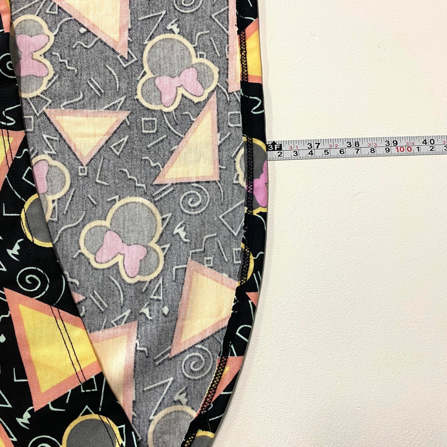 LuLaRoe Womens XL Irma Black/Pink/Yellow ‘Minnie Mouse’ Retro/Triangles Pattern S/s Tunic Top NWT