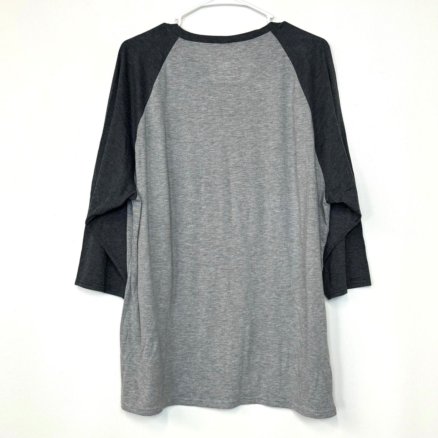 Case International Harvester | Mens Colorblock Raglan Baseball Tee | Color: Gray | Size: XL | Pre-Owned -  | Buy at Parsimony Shoppes