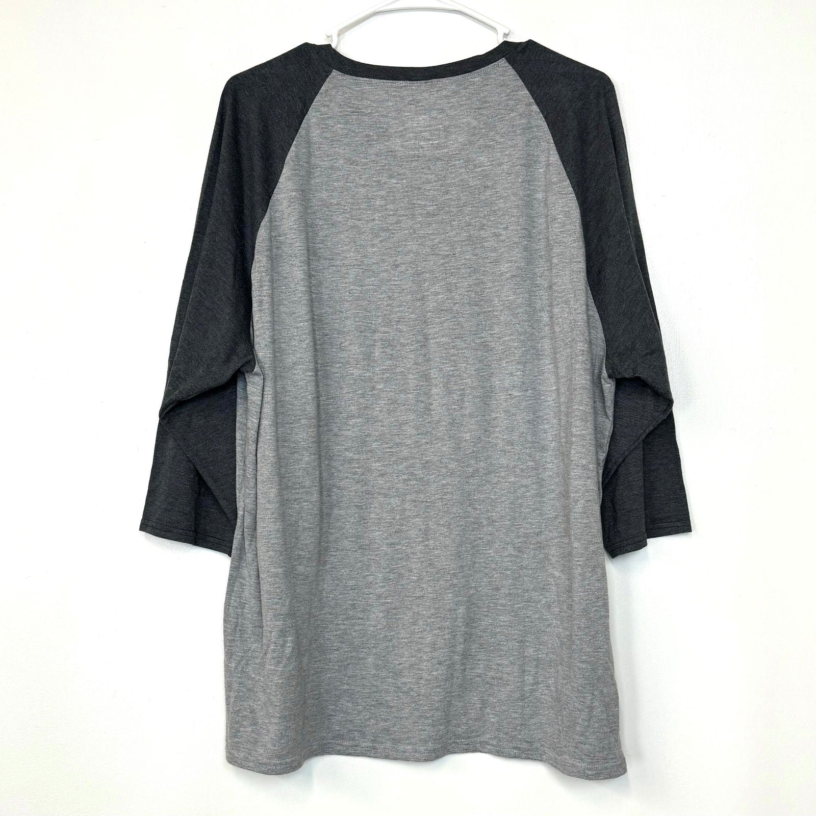 Case International Harvester | Mens Colorblock Raglan Baseball Tee | Color: Gray | Size: XL | Pre-Owned -  | Buy at Parsimony Shoppes