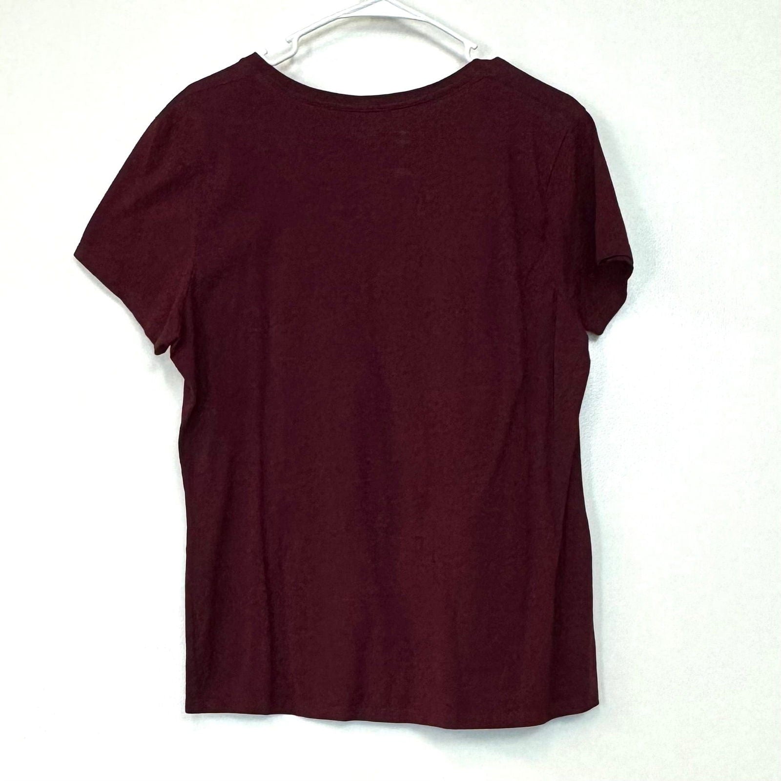 Colorado Avalanche | Womens V-Neck nano Logo T-Shirt | Color: Maroon Red | Size: L | Pre-Owned -  | Buy at Parsimony Shoppes