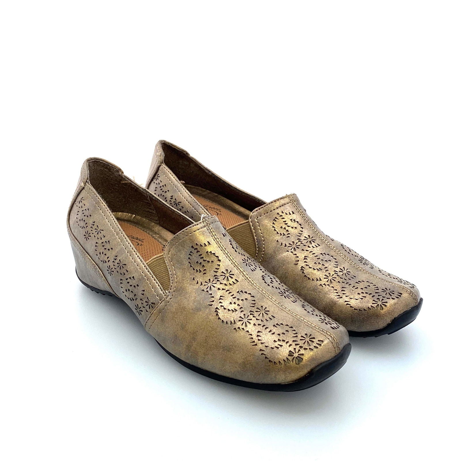 Comfort Wave By Easy Street Womens Size 8N Gold Casual Sneakers Leather Cutout -  | Buy at Parsimony Shoppes