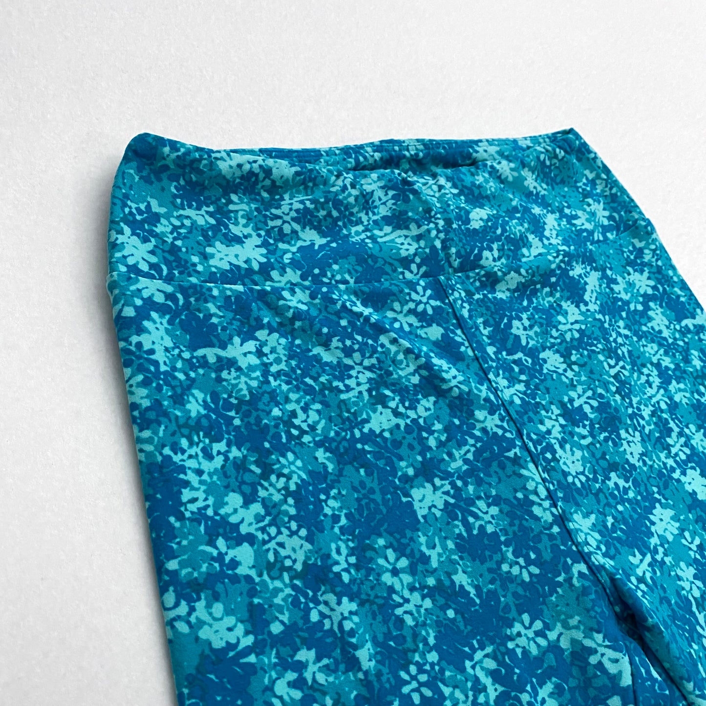 LuLaRoe Leggings | OS (2-10) | Blue/Blue Botanical Foliage | Buttery Soft | New