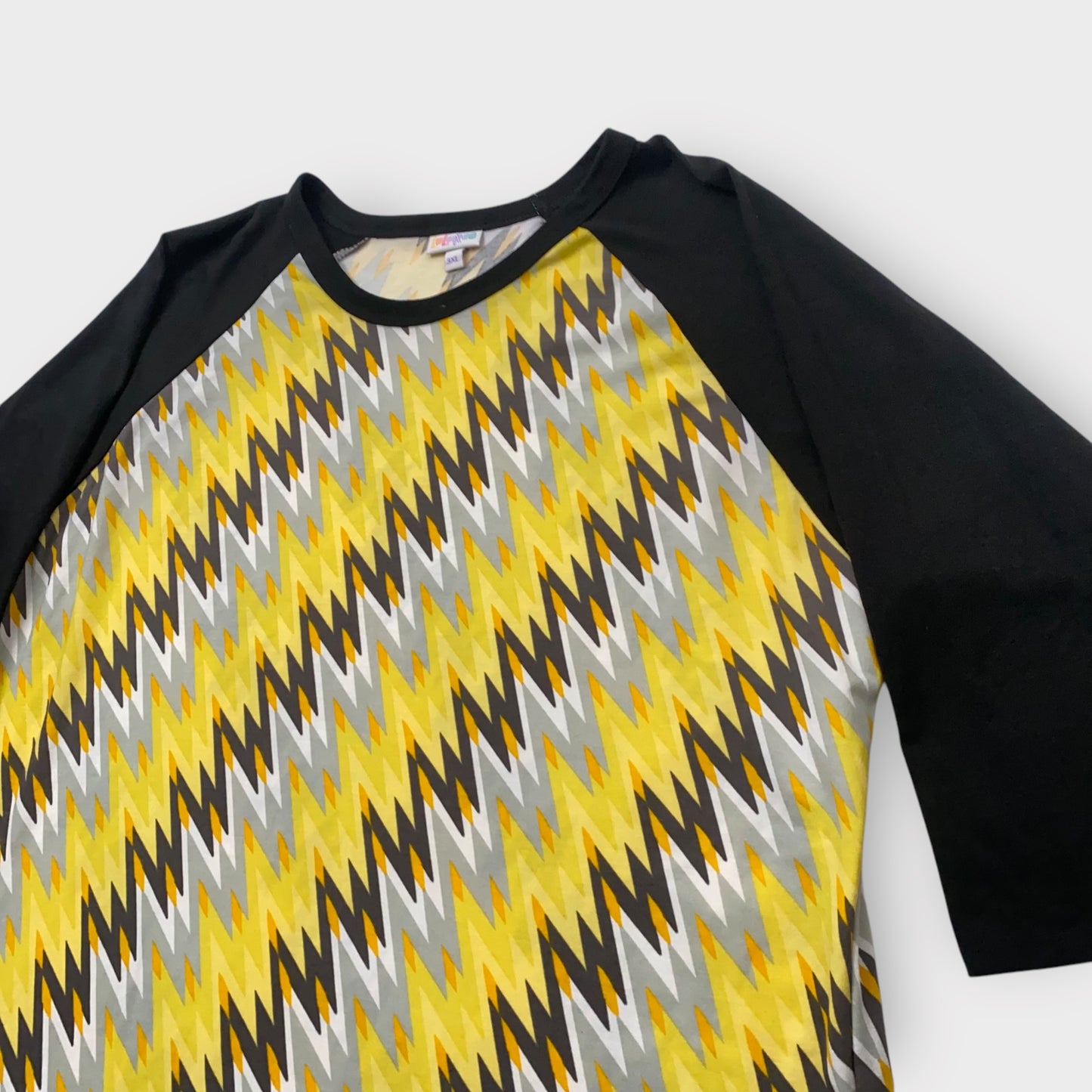 LuLaRoe Randy Baseball Tee 3XL (24-26) - Yellow/Gray/Black Zigzag Print with Black Sleeves - Soft Stretch Fabric