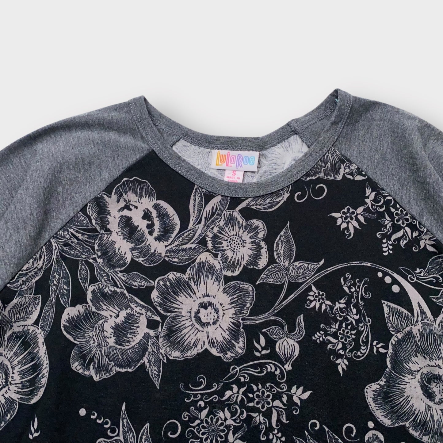 LuLaRoe Randy Tee S (4-6) - Black and Gray Floral Print with Heather Gray Raglan Sleeves - Soft Stretch Fabric