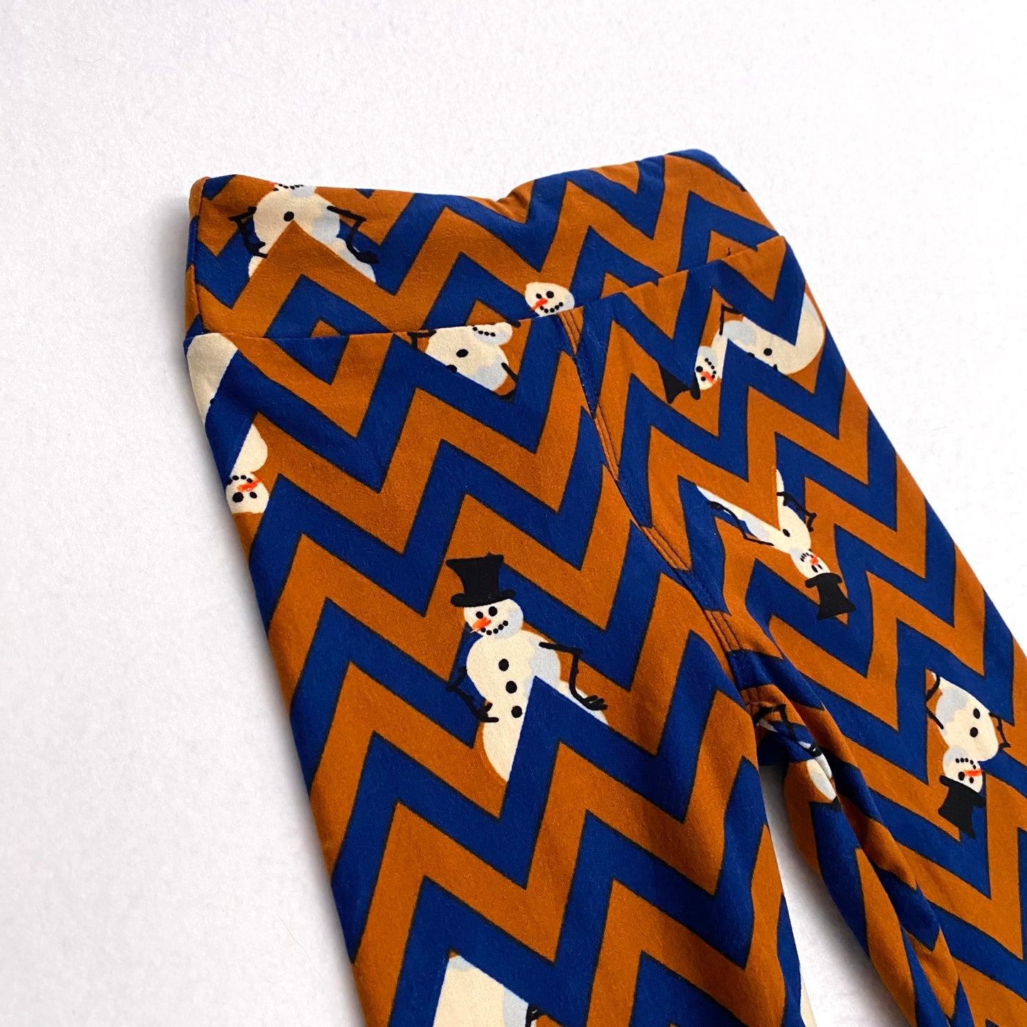 LuLaRoe Disney Kids Leggings | S/M (2-8) | Brown/Blue Snowman Chevron Pattern | Buttery Soft | New