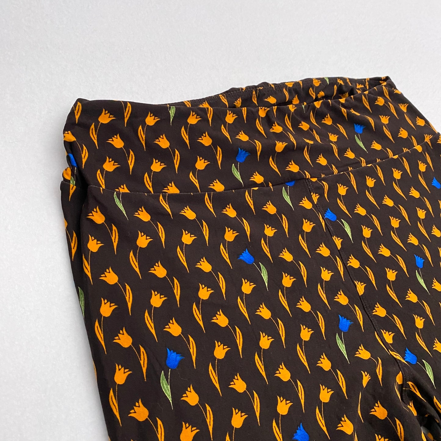 LuLaRoe Leggings | OS (2-10) | Brown w/Yellow Retro Floral Pattern | Buttery Soft | New