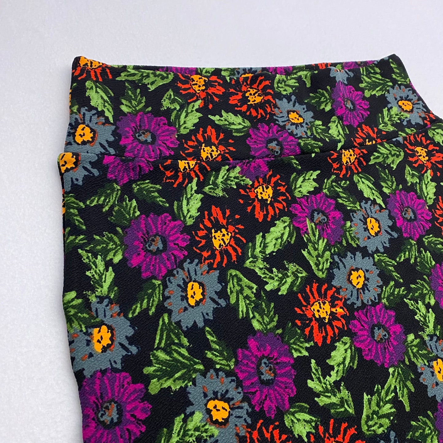 LuLaRoe Cassie Pencil Skirt | XL (18-20) | Black/Multicolor Floral | NWT