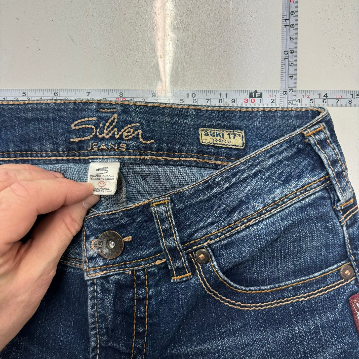 Silver Jeans Suki 17” Bootcut Jeans – Comfortable Fit for Women – Available in Blue – Size 27/32