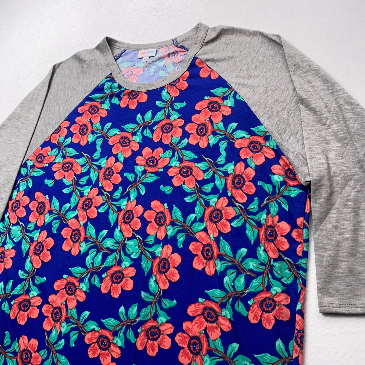 LuLaRoe Randy Baseball Tee 3XL (24-26) - Navy Blue with Coral Floral Print & Heather Gray Sleeves - Soft Stretch Fabric