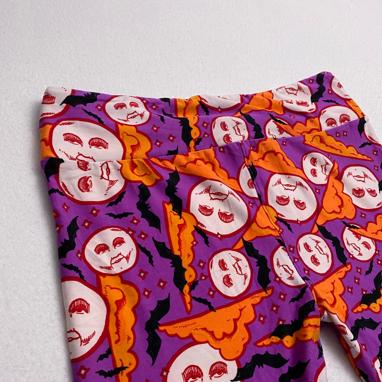 LuLaRoe Halloween Leggings | TC (12-18) | Purple w/Moons & Bats Pattern | New