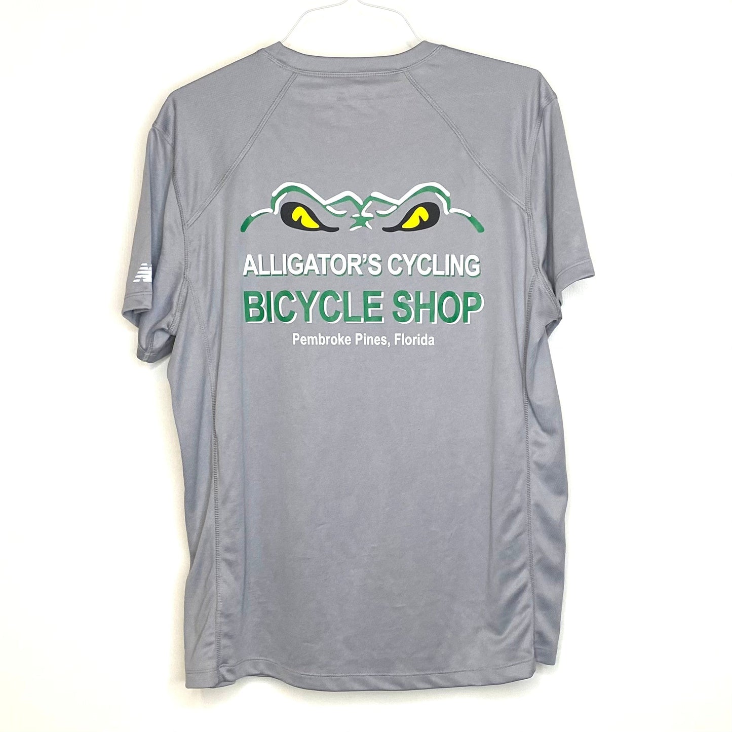 NEW BALANCE Mens Size XL Gray ALLIGATOR'S CYCLING BICYCLE SHOP T-Shirt S/s