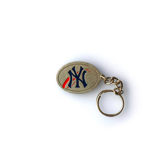 Vintage 2000 New York Yankees Pewter Metal Keychain Key Ring Charm