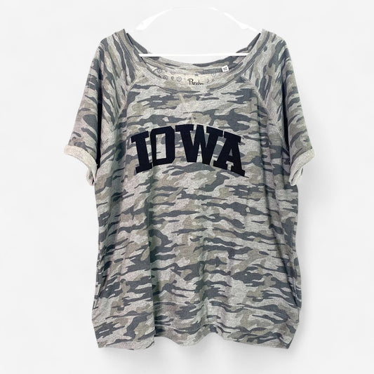 Pressbox Women's Gray Camouflage Iowa Short Sleeve Sweatshirt - Size 2XL