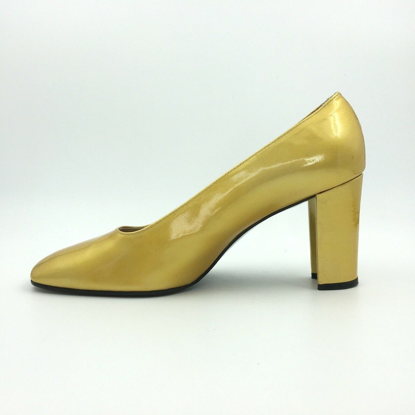 Stuart Weitzman Womens Size 9B Gold New York Pumps Shoes Heels